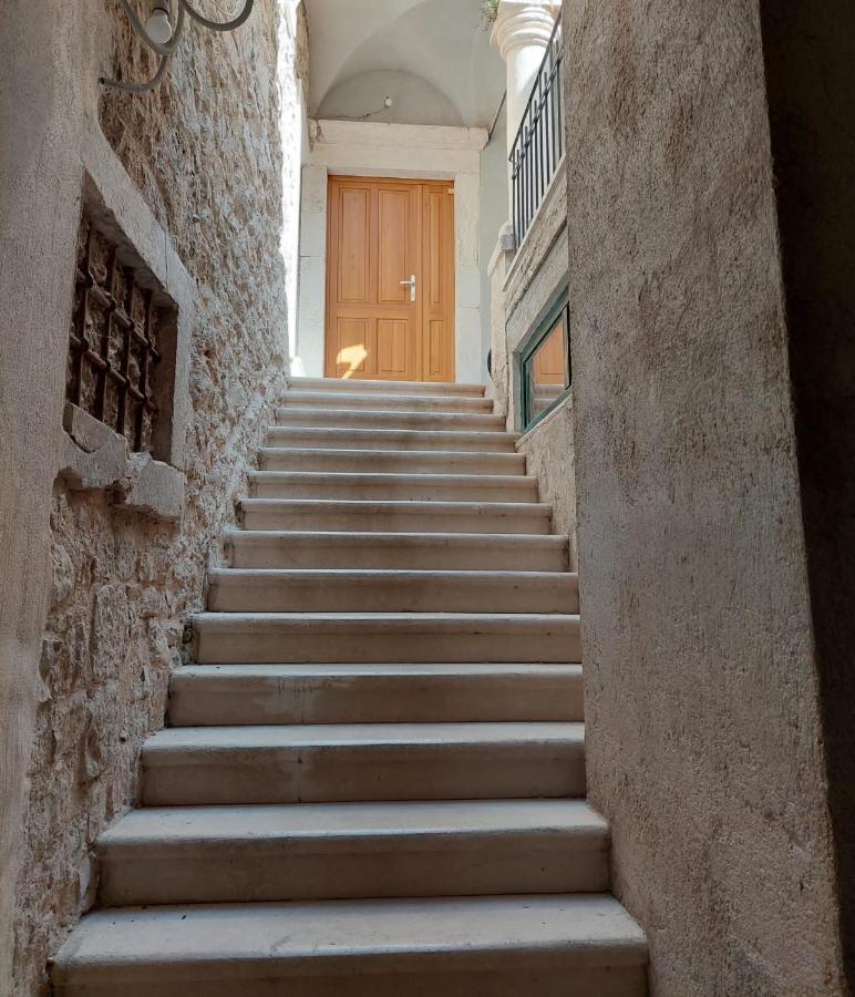Central Palace Apartment Sibenik Exterior photo